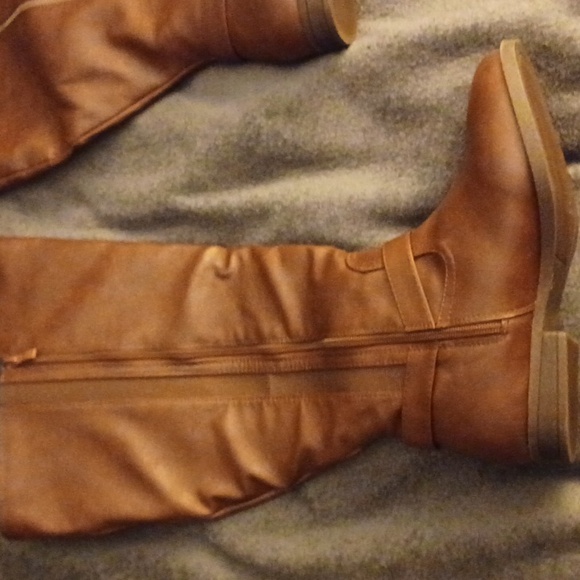 Boots - Picture 5 of 5